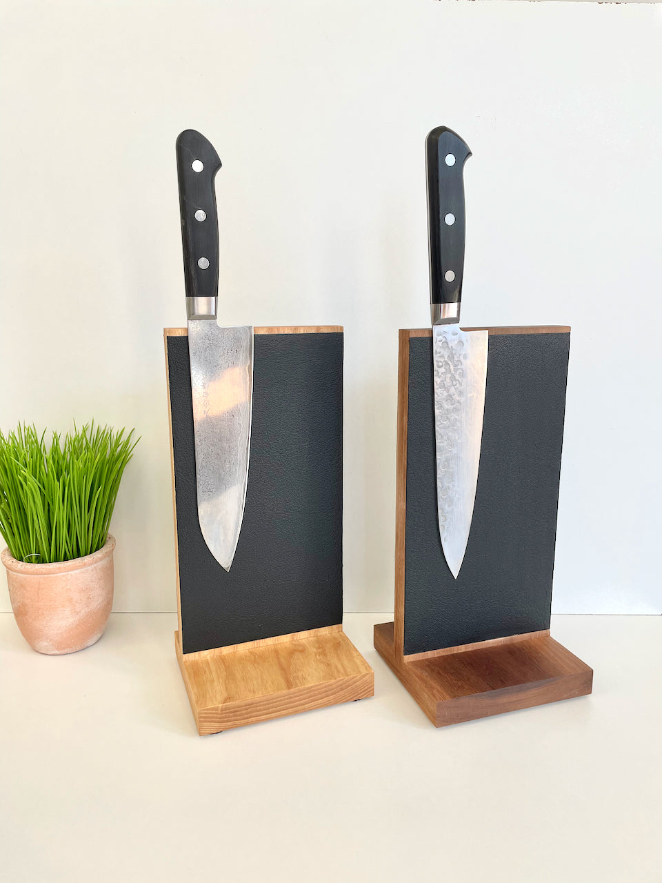 Wooden magnetic knife holder | Knife block wood and leather | Magnetic block up to 4 knives | Wooden block